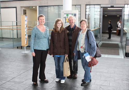 Ymwelydd rhif 750,000 oedd Alison Bennett o Dartford, yng Nghaint.