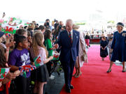 Y Brenin yn ymweld a'r Senedd i nodi 25 mlynedd o ddatganoli