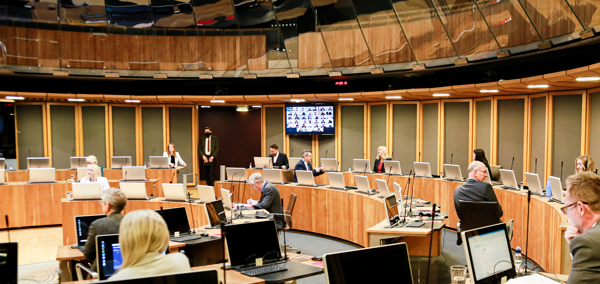 Siambr y Senedd