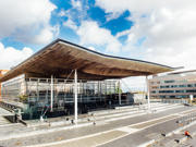 Y Senedd, Bae Caerdydd