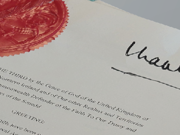 Llofnod Brenin Siarl y trydydd