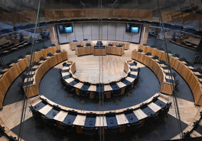 Siambr y Senedd