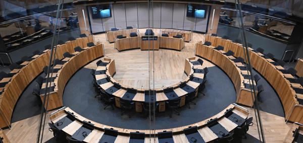 Siambr y Senedd