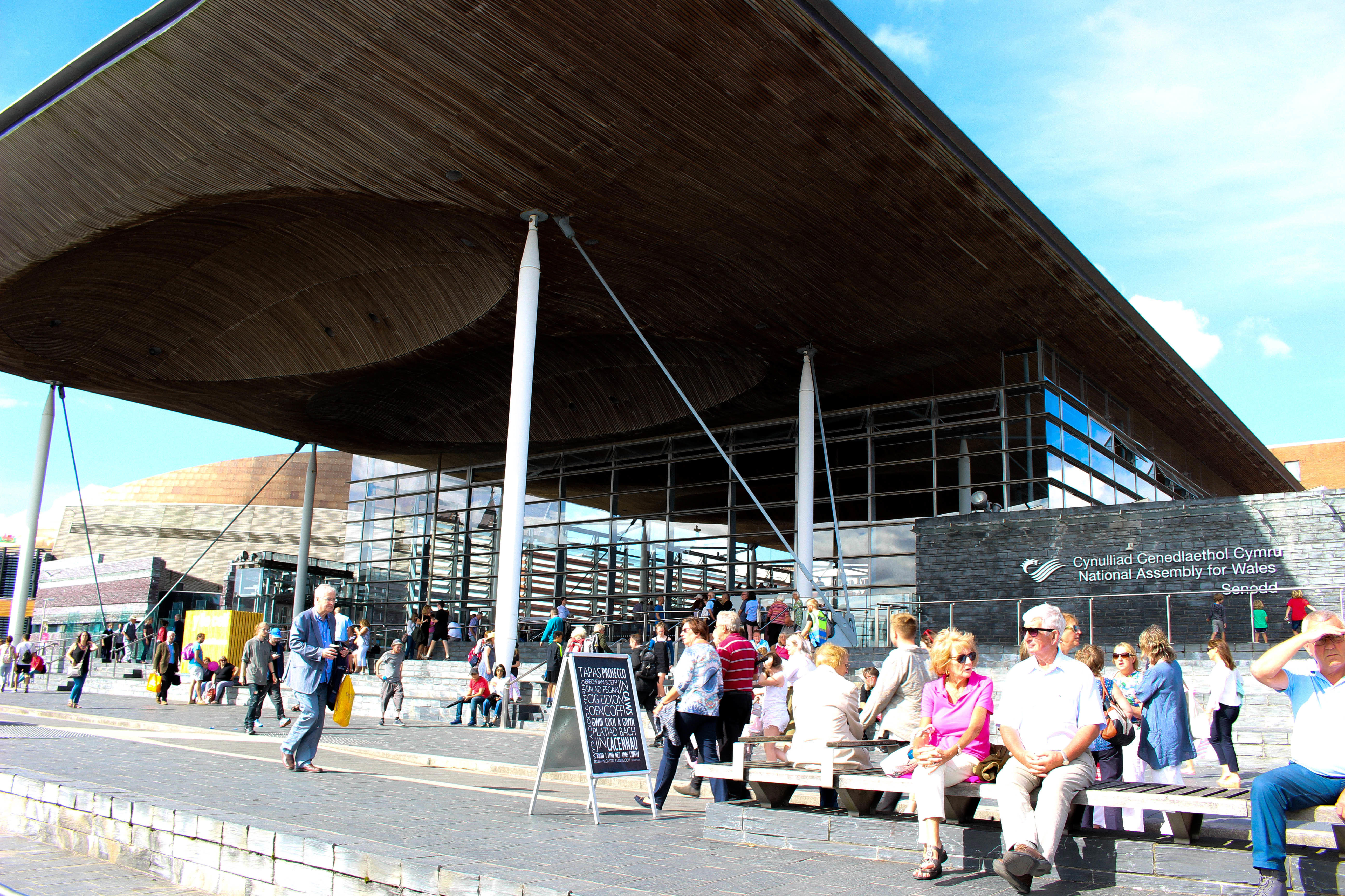 Ty allan y Senedd